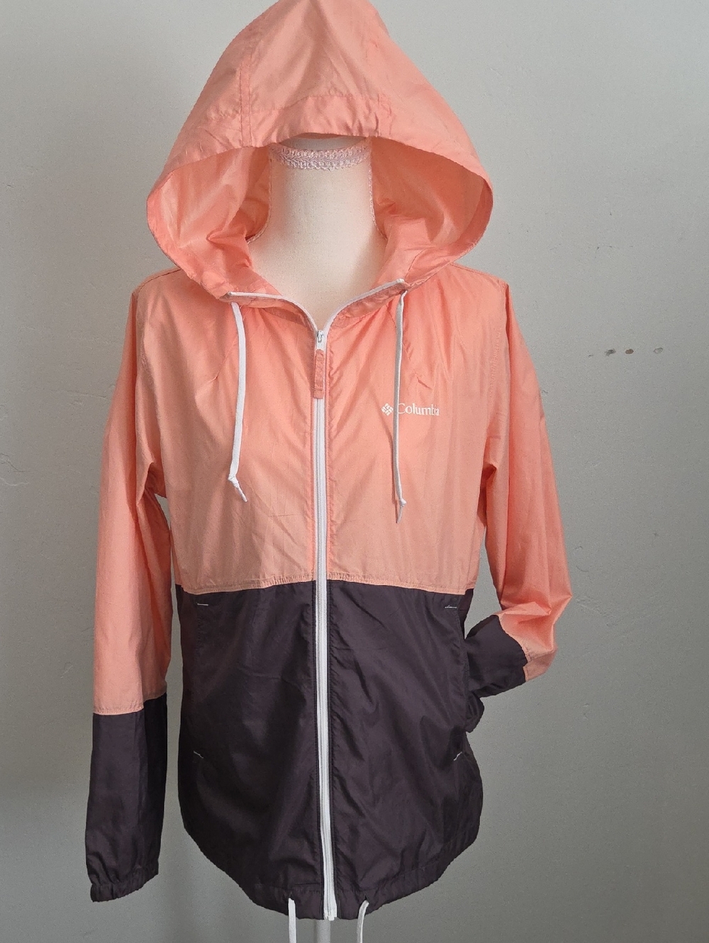 Columbia Hooded Windbreaker Jacket in Peach and Brown